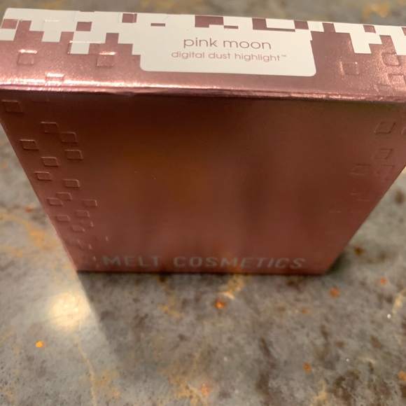Melt Cosmetics Pink Moon Digital Dust Highlighter - Picture 7 of 7